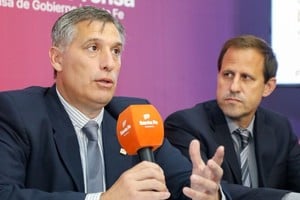 Olivares y Gorbán destacaron el respaldo internacional al desempeño financiero de Santa Fe.
