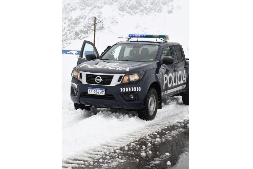 Las intensas nevadas y lluvias complicaron la situación en distintos puntos de la alta montaña mendocina.