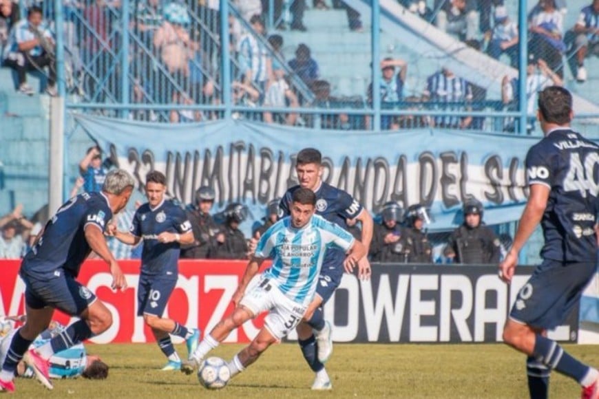 Independiente Rivadavia vs Atlético Tucumán. Foto:@ATOficial