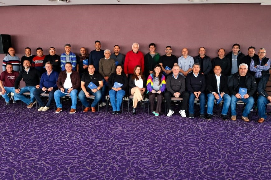 Presencia importante de los dirigentes de los clubes de Entre Ríos.  Gentileza