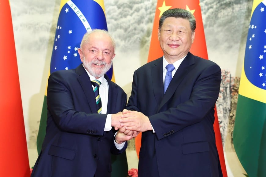 (250513) -- BEIJING, 13 mayo, 2025 (Xinhua) -- El presidente chino, Xi Jinping, mantiene conversaciones con el presidente brasileño, Luiz Inácio Lula da Silva, quien se encuentra en China realizando una visita de Estado en el Gran Palacio del Pueblo, en Beijing, capital de China, el 13 de mayo de 2025. (Xinhua/Huang Jingwen) (ah) (vf)