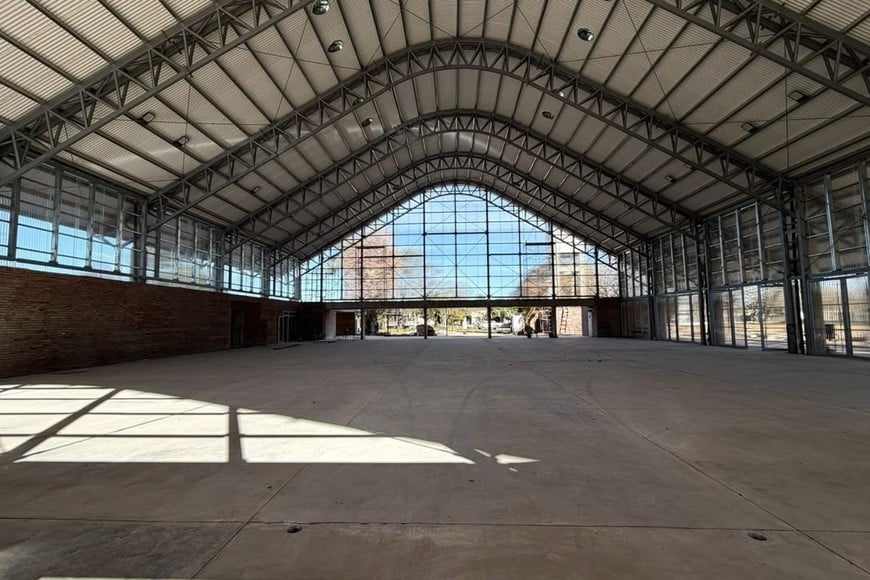 El nuevo gimnasio del CEF N.º 22 de Coronda entra en su etapa final y ya registra un 80 % de avance