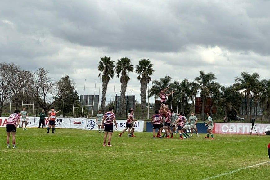 Santa Fe Rugby le ganó a CRAR y lo alejó de la punta. Foto: Prensa Copa SF.