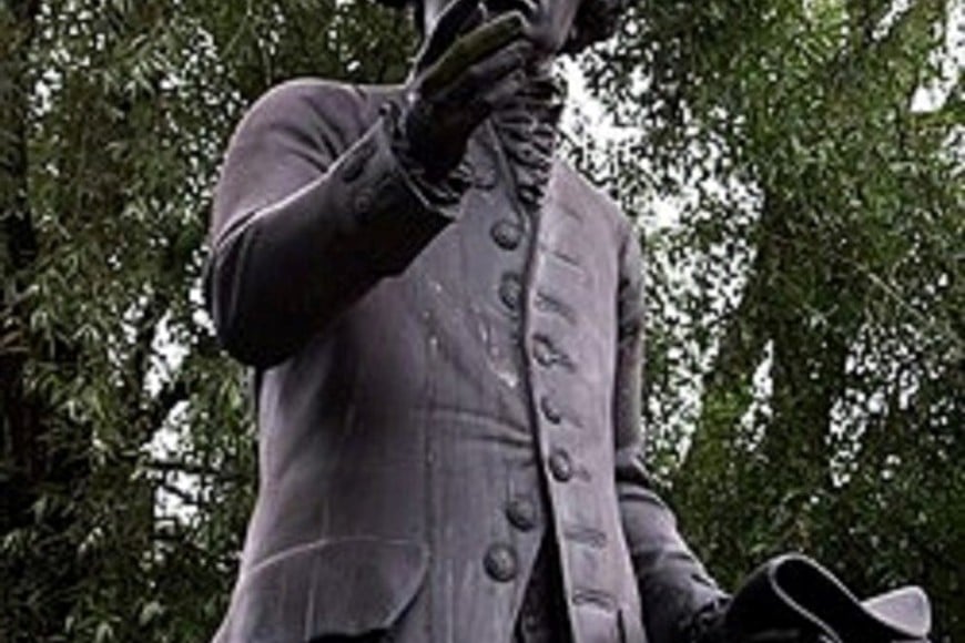 Escultura dedicada a Immanuel Kant en la actual ciudad rusa de Kaliningrado, antes Königsberg (Prusia). Fue un pensador de notable influencia atemporal y una ascendencia claramente universalista, que va más alla de lo académico y del ámbito filosófico.