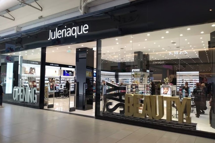 Deberá resarcir a una reconocida perfumería rosarina tras estafarla con 20 compras online