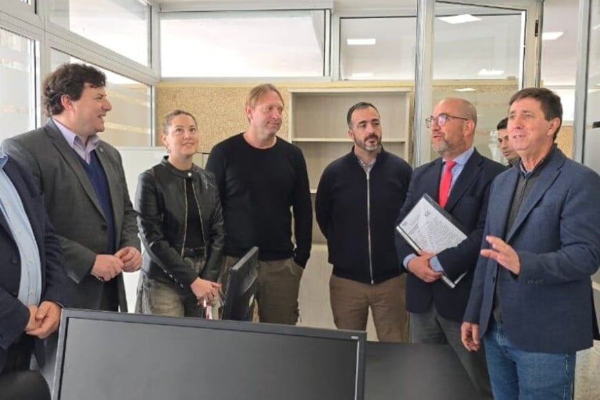 Pirola destacó que la incorporación de la Defensoría del Pueblo representa un nuevo paso en la puesta en valor del histórico edificio