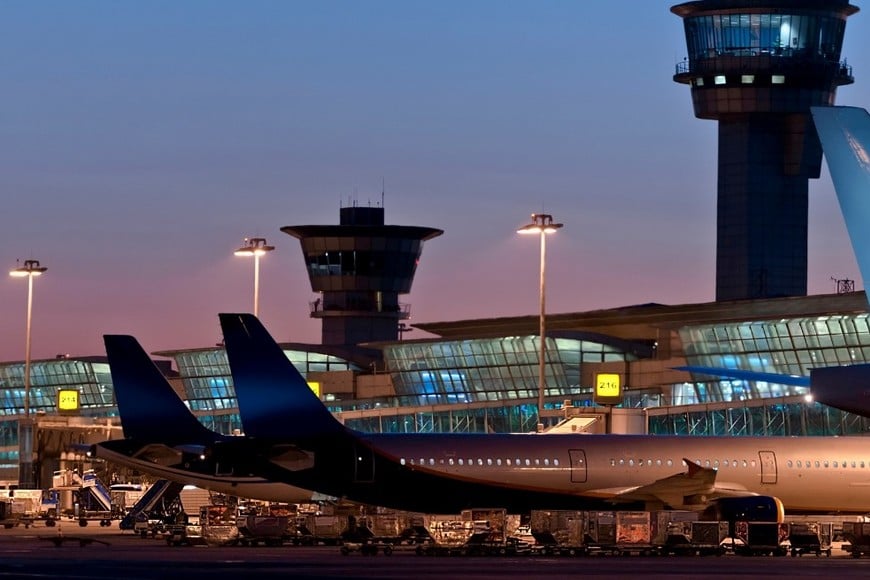 Los aeropuertos deberán poner a disposición de pasajeros, usuarios y público en general un formulario web para registrar reclamos.