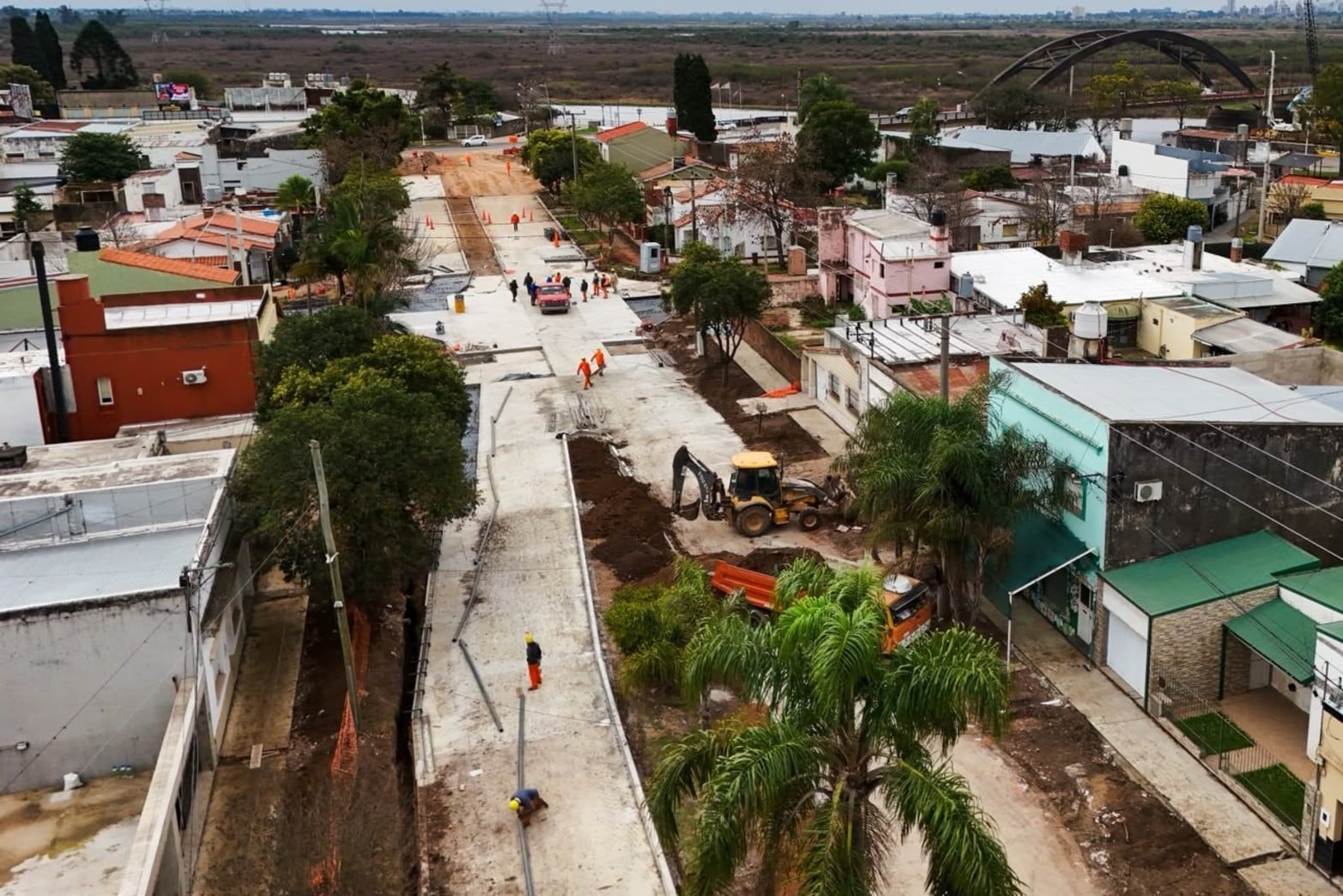 El avance de las obras sobre avenida Mitre de Santo Tomé por el nuevo Puente Carretero.