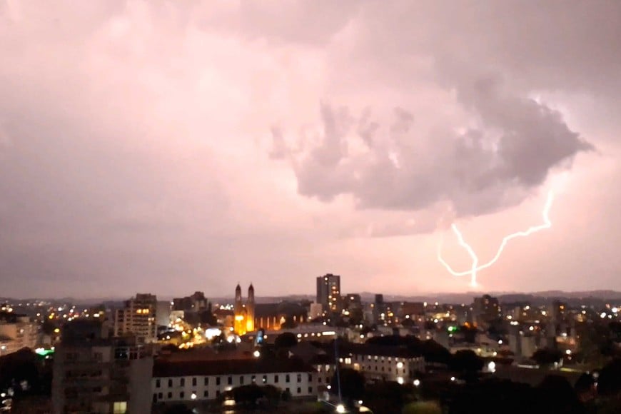 Caxias do sul, una de las ciudades afectadas por el temporal. Crédito: @denisgoerl