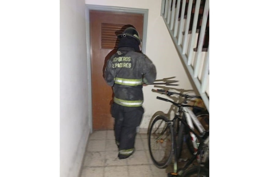 Un desperfecto eléctrico en un edificio movilizó a los Bomberos Zapadores