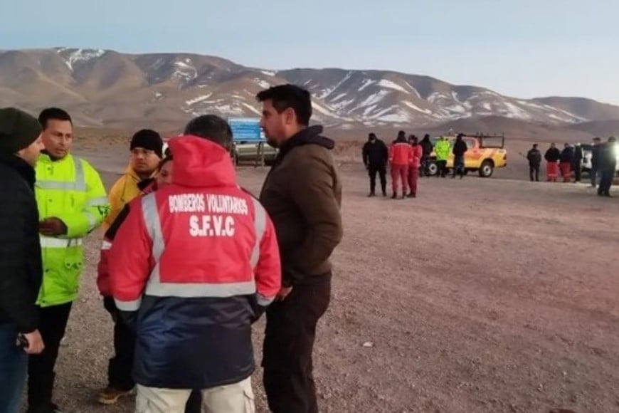 Los equipos de emergencia debieron utilizar vehículos especialmente preparados para desplazarse sobre caminos cubiertos de nieve.