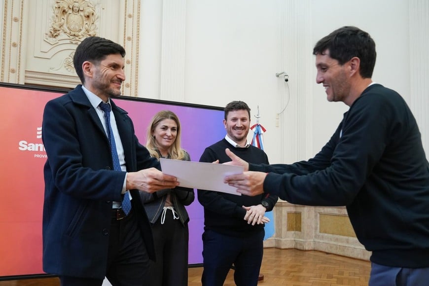 Pullaro presentó a Los Leones como embajadores de los Juegos Suramericanos Santa Fe 2026.