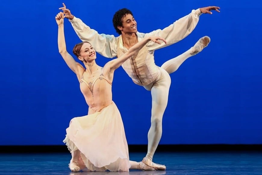 Marianela Núñez: Acompañada por el cubano Patricio Revé, uno de los bailarines con los que compartió carrera.