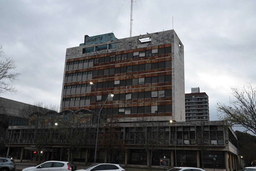 El edificio del Correo, caído en la desgracia del abandono
