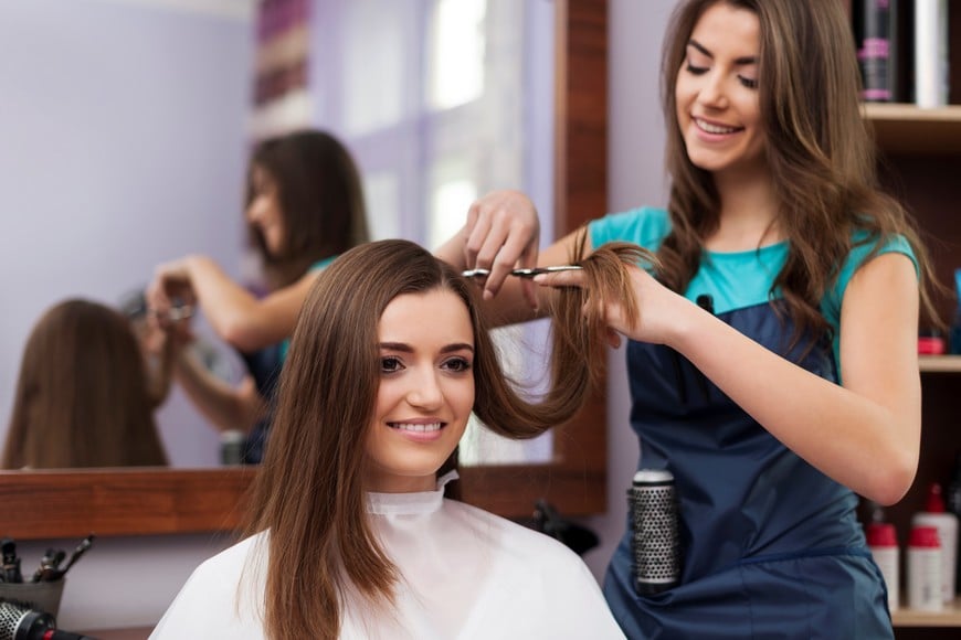Las fases lunares orientan a quienes planifican el cuidado del cabello.