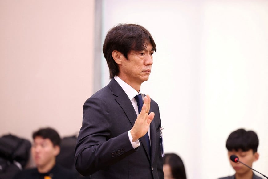 SEOUL, SOUTH KOREA - JULY 30: Former South Korean men's national team head coach Hong Myung-bo takes his oath during a hearing on the Korea Football Association (KFA) over a controversy surrounding its management at the National Assembly on July 30, 2026 in Seoul, South Korea. Chung Sung-Jun/Pool via REUTERS