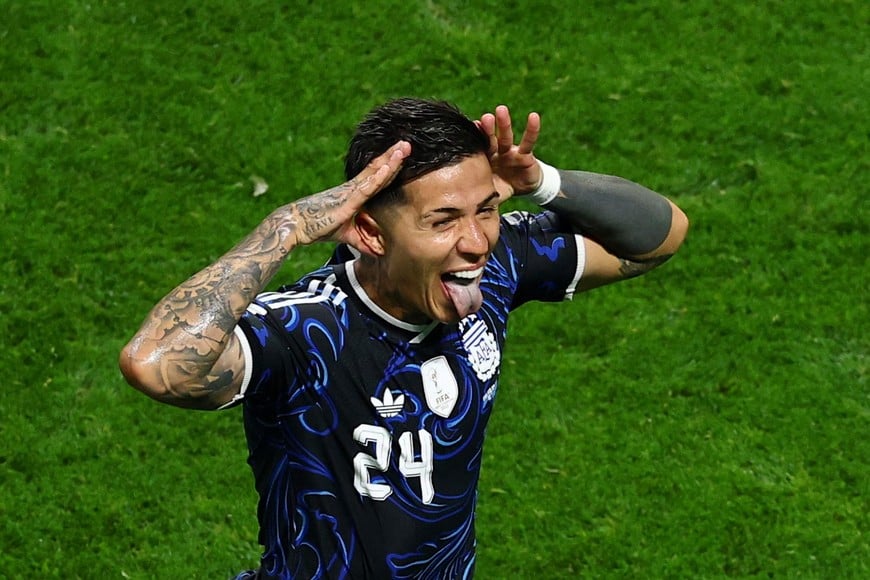 Soccer Football - FIFA World Cup 2026 - Semi Final - England v Argentina - Atlanta Stadium, Atlanta, Georgia, U.S. - July 15, 2026
Argentina's Enzo Fernandez celebrates scoring their first goal REUTERS/Carlos Barria