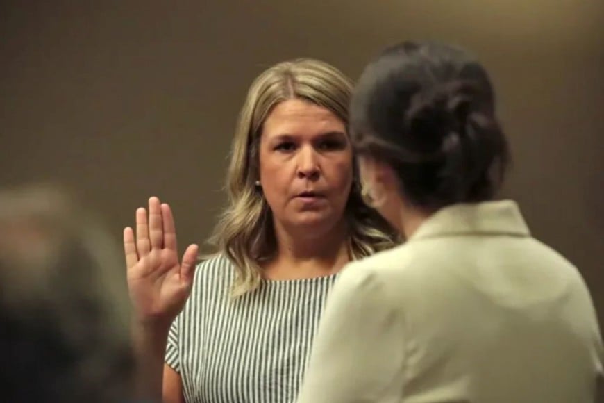 Shayna Aspinwall presta juramento durante la audiencia de sentencia de Colin Gray.