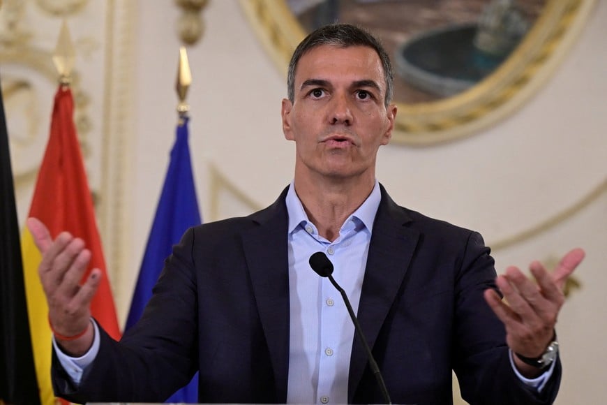 Spanish Prime Minister Pedro Sanchez makes declarations in Ceuta, Spain, amid mass crossings of migrants on foot and by sea from Morocco into Spanish territory, July 31, 2026. REUTERS/Fabian Bimmer