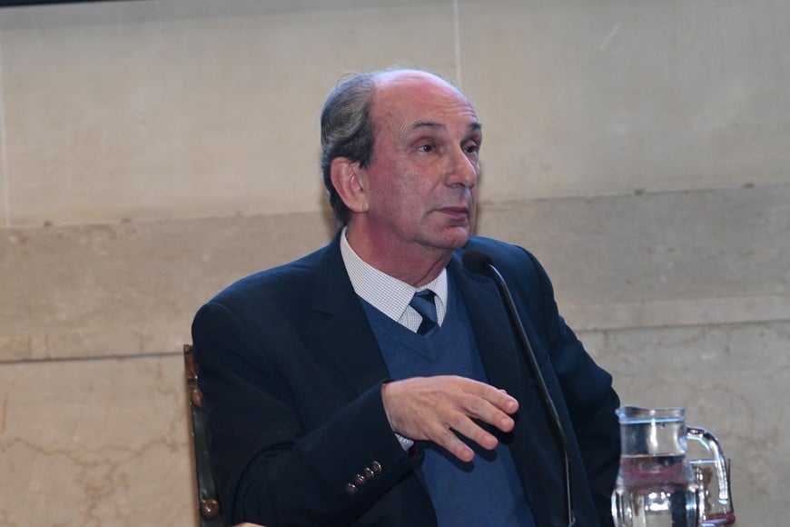 Stubrin planteó al conferencista la inquietud de muchos argentinos por la necesidad de un "Estado sensato".