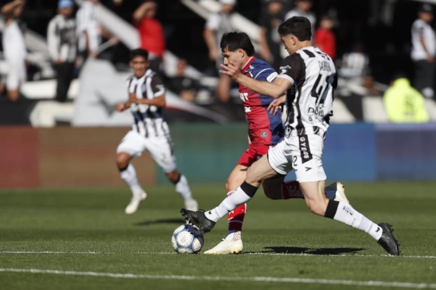 Unión vs. Gimnasia de Mendoza. Foto: Marcelo Ruiz