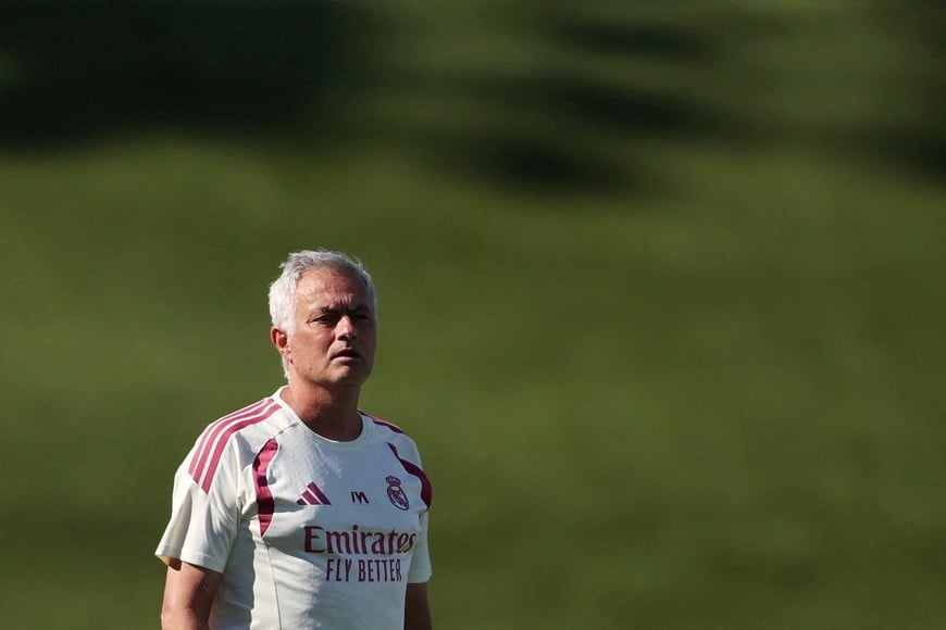Soccer Football - Friendly - Real Madrid v AD Alcorcon - Ciudad Real Madrid, Valdebebas, Madrid, Spain - July 24, 2026
Real Madrid coach Jose Mourinho during the match REUTERS/Alejandro Martinez Velez TPX IMAGES OF THE DAY