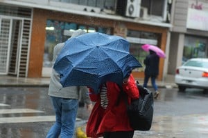 Lluvias intensas y ráfagas fuertes marcarán la jornada. Crédito: Guillermo Di Salvatore.