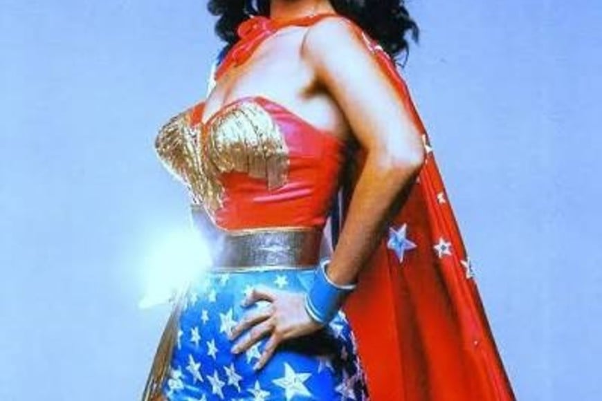 En la serie estadounidense "La Mujer Maravilla" (1975-1979), el personaje de Diana -personificado por Lynda Carter- es una hija de Hipólita que ha heredado el zóster (cinturón mágico de Ares) y la cuerda que usaban las guerreras escitas fue transformada en "lazo de la verdad".