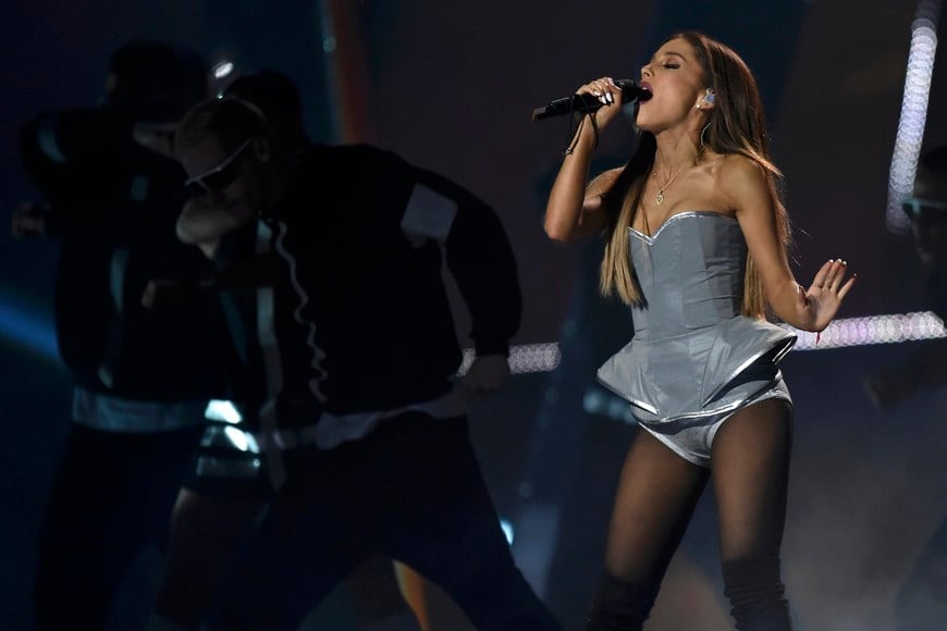 Singer Ariana Grande performs during the 2014 MTV Europe Music Awards at the SSE Hydro Arena in Glasgow, Scotland, November 9, 2014. REUTERS/Toby Melville (BRITAIN - Tags: ENTERTAINMENT) eeuu florida miami Ariana Grande MTV EMA Kick Off 2014 musica