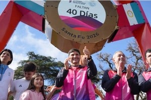Pullaro encabezó el encendido del reloj que marca los últimos 40 días hacia Santa Fe 2026.