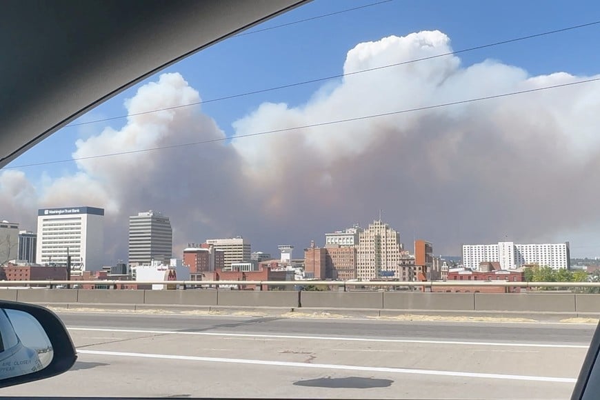 Massive plumes of smoke rise over the city of Spokane, U.S., August 1, 2026, in this screengrab obtained from a social media video. Turner Sutton/via REUTERS  THIS IMAGE HAS BEEN SUPPLIED BY A THIRD PARTY. MANDATORY CREDIT. NO RESALES. NO ARCHIVES.

VERIFICATION:
-Reuters was able to confirm the location from buildings, business signage and road layout which matched with file and satellite images
-Location and date also confirmed by original file metadata.