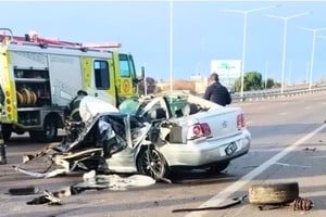 El choque ocurrió sobre el Acceso Sur, en Godoy Cruz, durante la mañana del domingo.