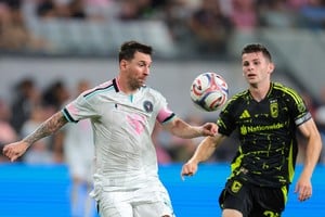 Messi volvió a jugar tras el Mundial e ingresó en el segundo tiempo ante Columbus Crew. Foro: Reuters