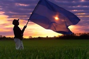 A favor de la Argentina productiva, habría que evitar la venta de tierras a ciudadanos extranjeros y fomentar la compra por parte de argentinos ligados al sector de la producción.