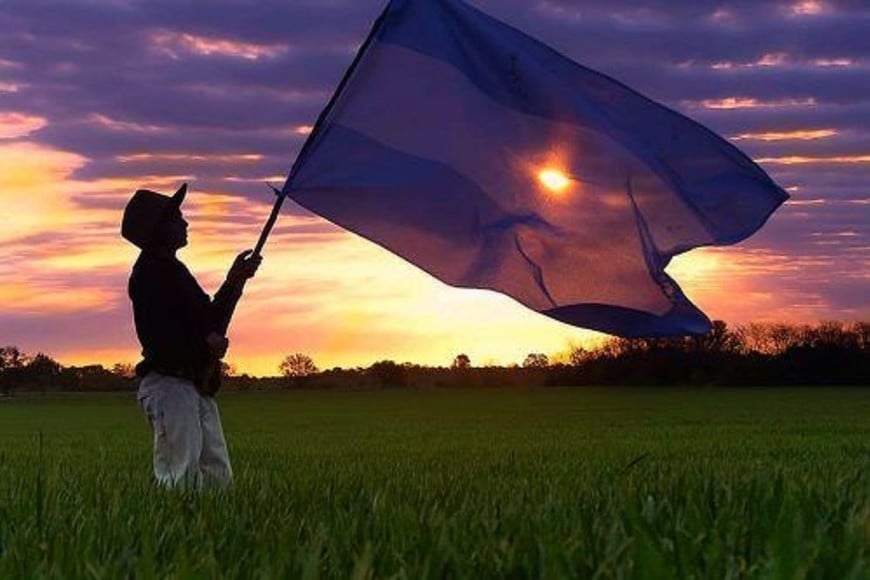A favor de la Argentina productiva, habría que evitar la venta de tierras a ciudadanos extranjeros y fomentar la compra por parte de argentinos ligados al sector de la producción.