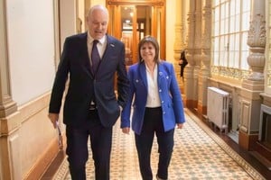Bullrich, jefa de la bancada libertaria en Senado, y el ministro de Desregulación y Reforma del Estado, Federico Sturzenegger.