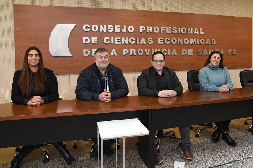Perotti: "Los profesionales en Ciencias Económicas son aliados estratégicos del desarrollo del agro". Foto: Manuel Fabatia