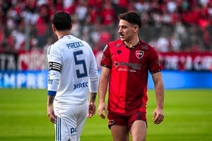 Boca golpeó primero y dominó el primer tiempo