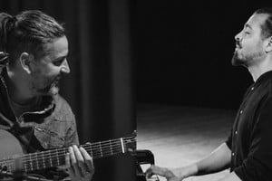 Venegas y Querini presentan “SenSeis”: seis cancionistas referenciales de nuestro país: Raúl Carnota, Jorge Fandermole, María Elena Walsh, Teresa Parodi, Carlos Aguirre y Leda Valladares. Foto: Gentileza Más que Dos Producciones
