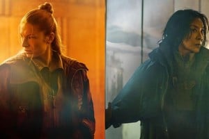 Cora (Schafer), una humana que se hace pasar por replicante, se une a Olwen (Yeoh), una replicante al límite de su vida útil, para enfrentar a unos renegados. Fotos: Gentileza Prime Video