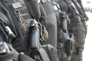 El pliego contemplaba la compra de 12.000 pistolas 9 milímetros, 260 fusiles y 12 rifles. Foto ilustrativa