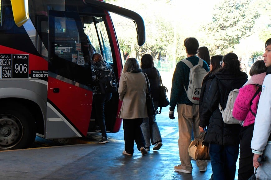 Santa Fe hace una gran inversión en el boleto educativo y el rural. Foto: Guillermo Di Salvatore