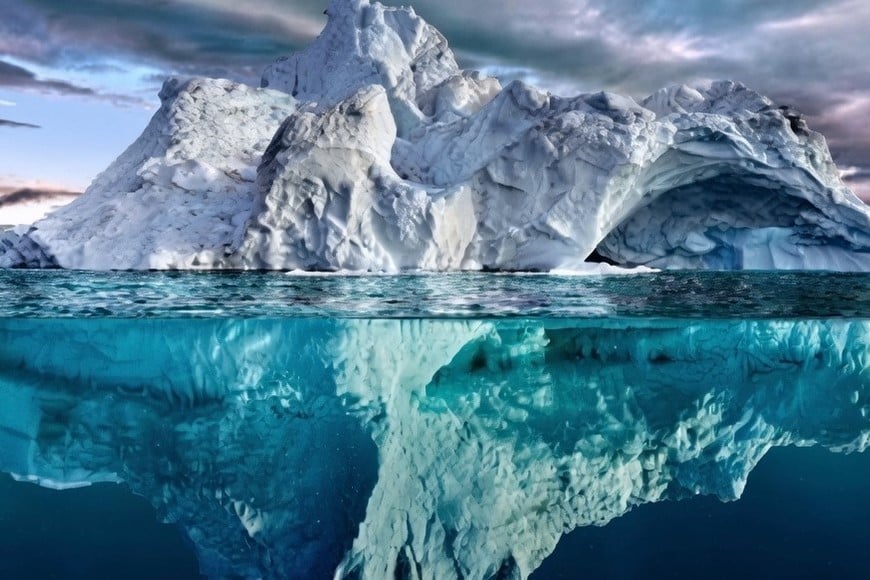 Cerca del 11 % de estas masas de hielo sobresale de la superficie en un momento dado.