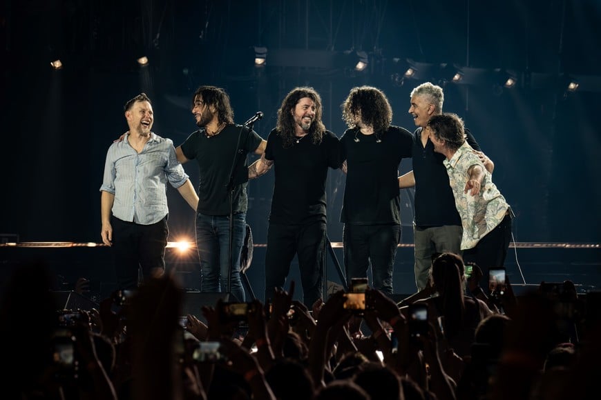 Foo Fighters en el marco de su gira Take Cover Tour
