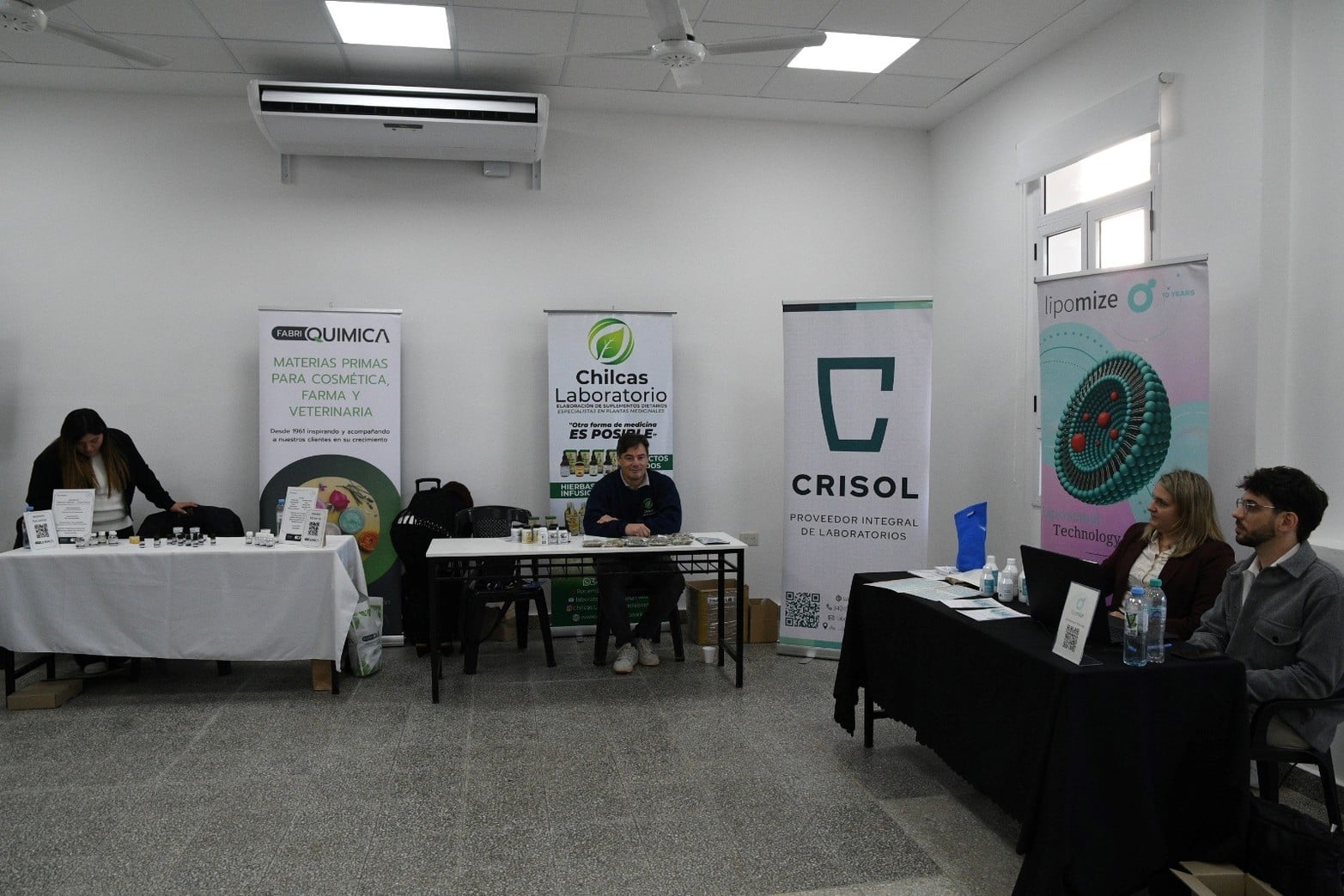 Las 3ras Jornadas de Farmacia Magistral contaron con una destacada convocatoria de profesionales, docentes y estudiantes en las instalaciones de la UCSF.