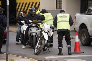 Las multas se actualizan de acuerdo al valor de las naftas. Foto: Fernando Nicola