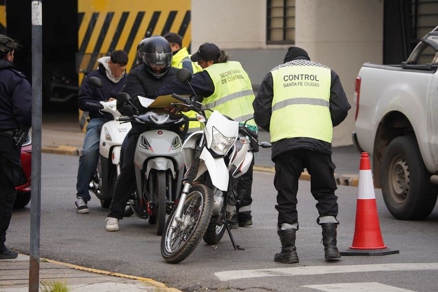 Las multas se actualizan de acuerdo al valor de las naftas. Foto: Fernando Nicola