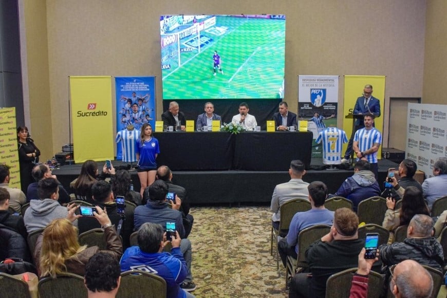 Luis Miguel Rodríguez en su conferencia de prensa decana. Crédito: Atlético Tucumán