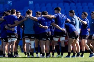 Los 23 Pumas para enfrentar a Sudáfrica, juntos, este viernes en el Captain Run llevado a cabo en Vélez. Foto: Prensa UAR (Gaspafotos - Ramiro Vega).