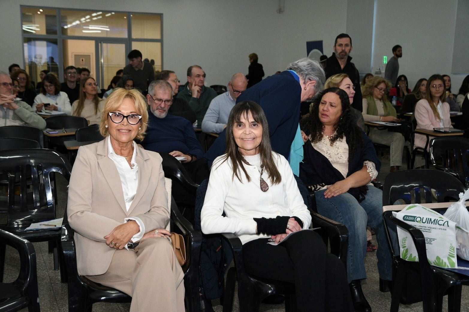 Las 3ras Jornadas de Farmacia Magistral contaron con una destacada convocatoria de profesionales, docentes y estudiantes en las instalaciones de la UCSF.